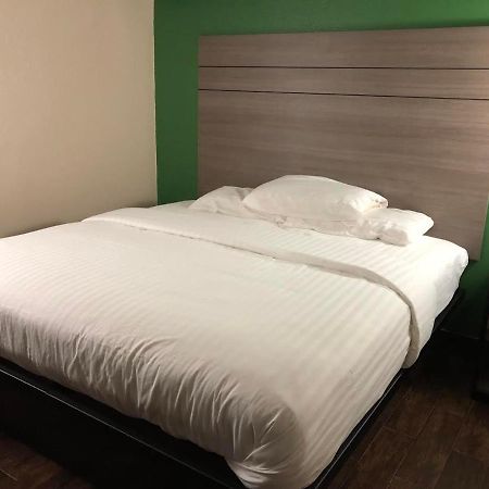 Travelers Inn And Suites Wharton מראה חיצוני תמונה
