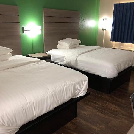 Travelers Inn And Suites Wharton מראה חיצוני תמונה