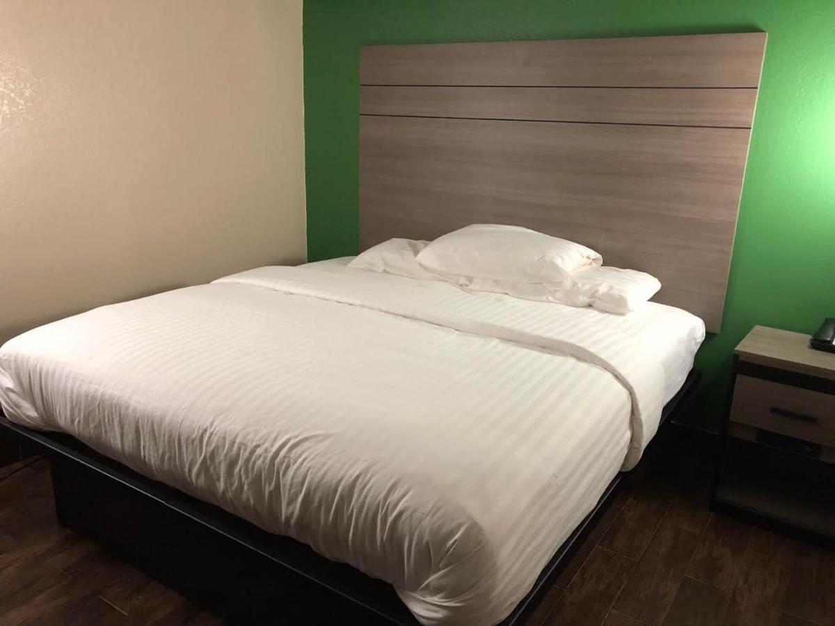 Travelers Inn And Suites Wharton מראה חיצוני תמונה