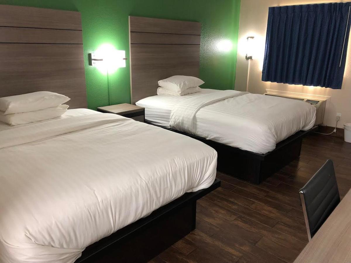 Travelers Inn And Suites Wharton מראה חיצוני תמונה